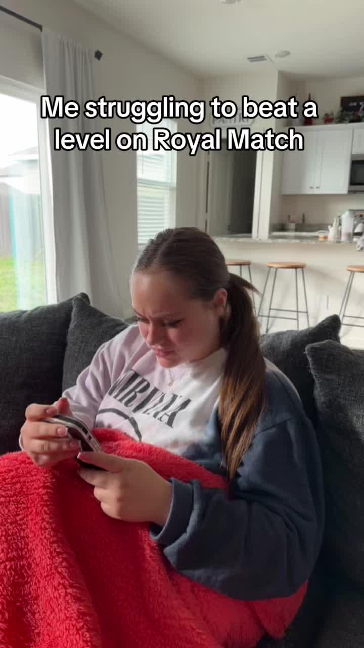 Had to run to my gamer boyfriend #royalmatch #couples