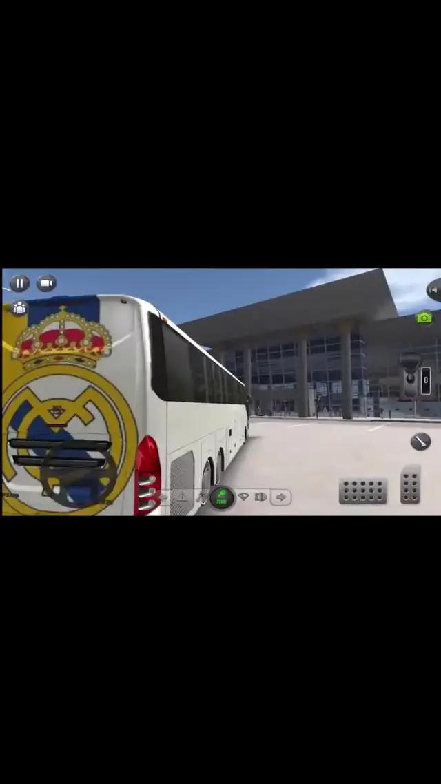 لقد اكتسبت مهاراتك الجيدة في قيادة الحافلة ثقة السكان الذين يعيشون في المدن والبلدات