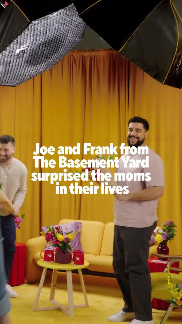 The ultimate mom deserves the ultimate gift: quality time and fresh flowers!