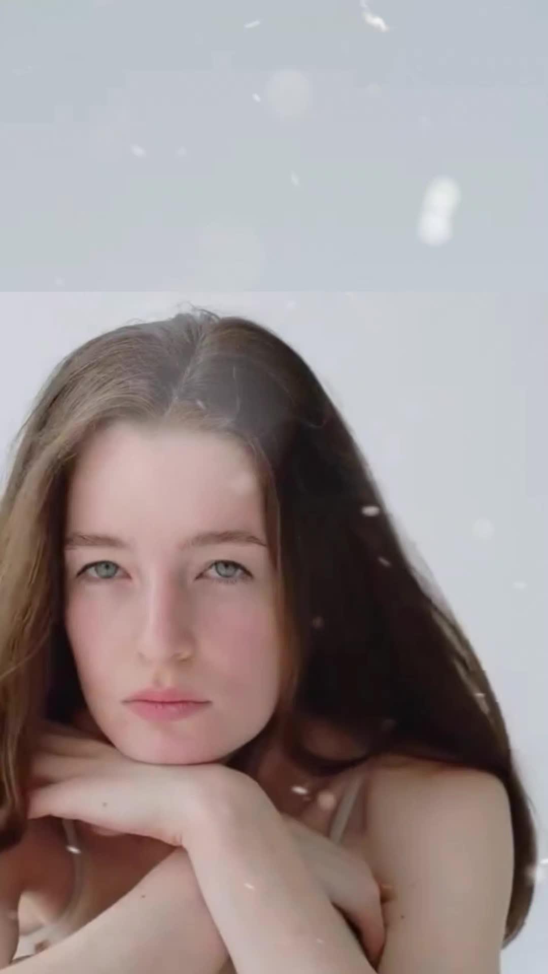 Live psychic reading First 3 mins FREE.Ask about love, relationship,future,career&family privately.