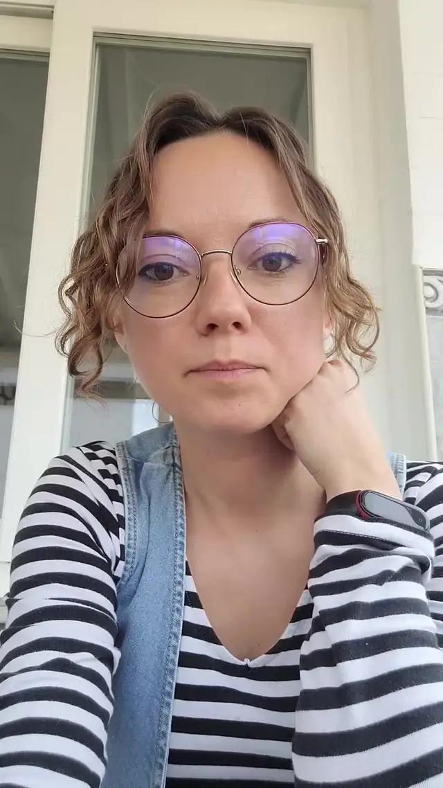 Get professional AI headshots in minutes with the best AI Headshot Generator.