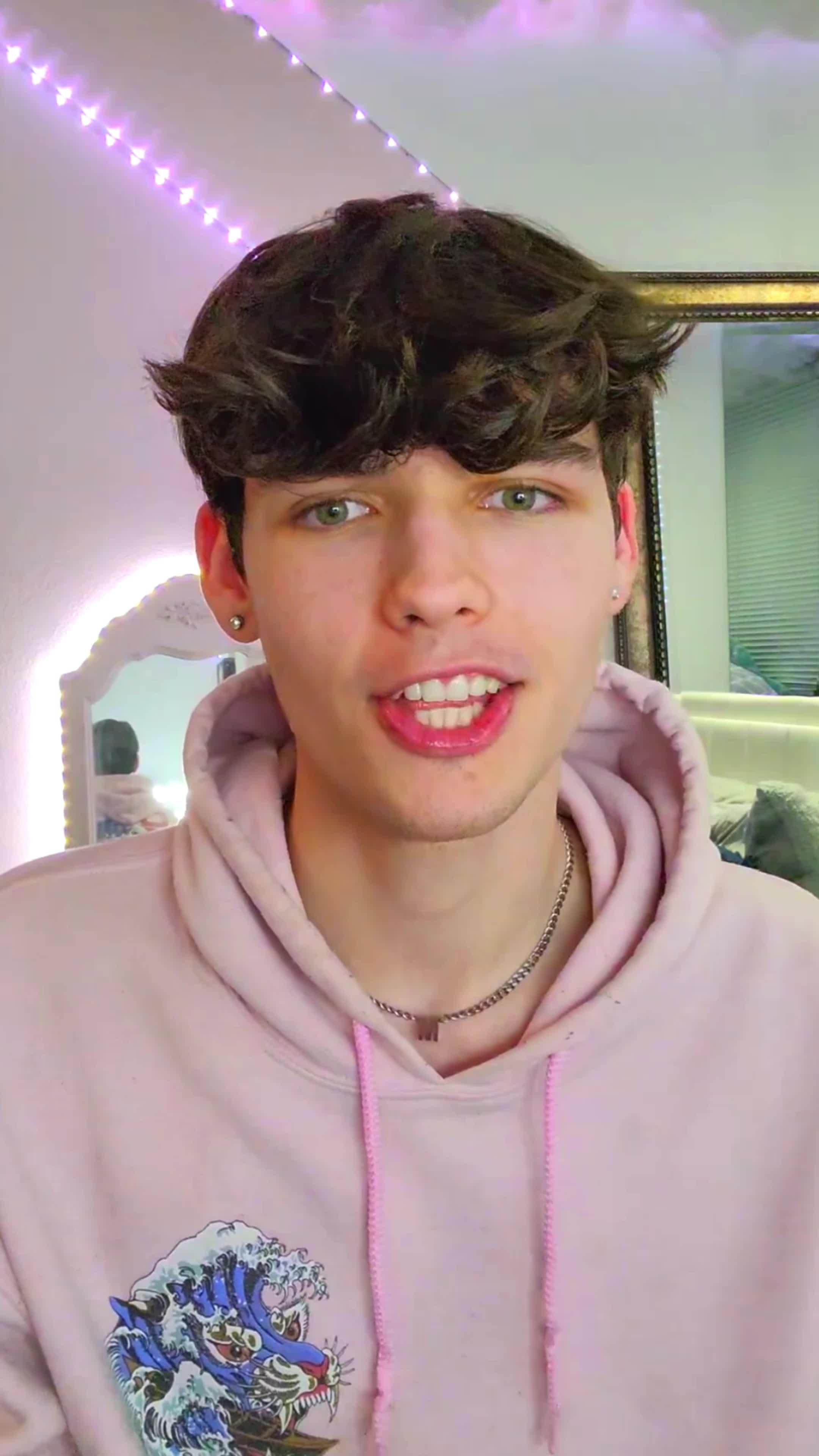 15 Years - that’s how much of your life you’ll spend looking down at your phone. Time for a change?