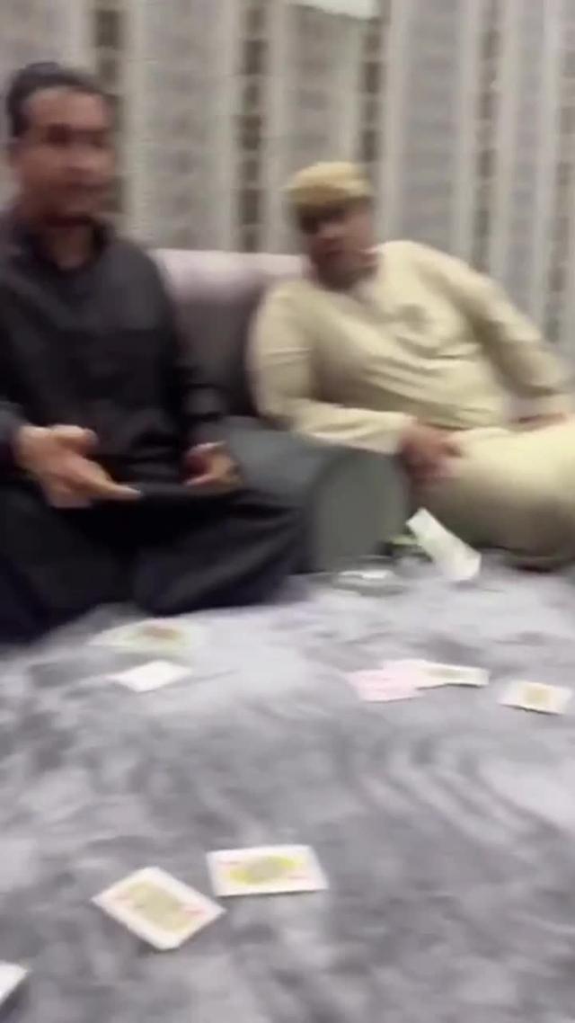 أنا أستاذ البلوت، مين يقدر تغلب علي؟