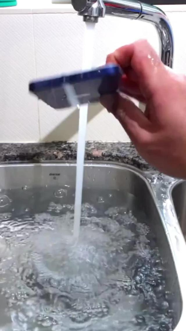 Free up iPhone storage in seconds with Ai Cleaner!