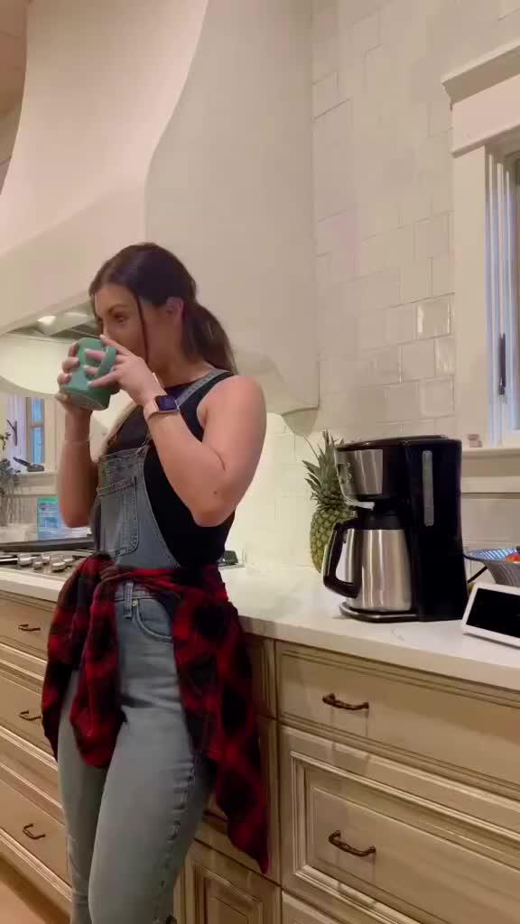 Track calories from your gallery.Try a healthy diet today!