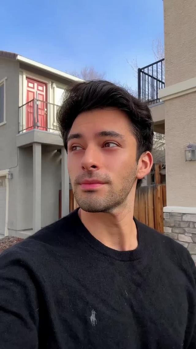 Ready to chat with attractive single men? Discover Dating.com #single #chat #handsome