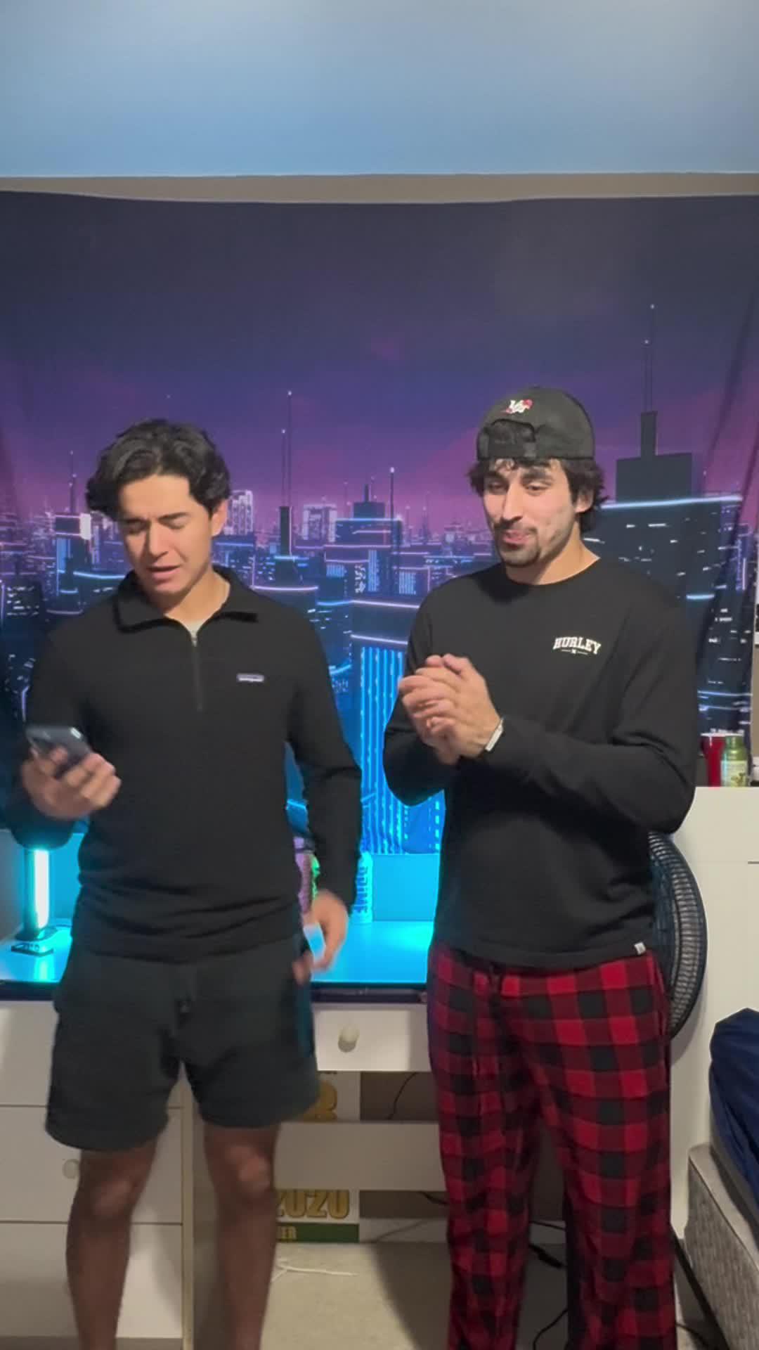 Hoops fans! Get involved in some epic bball action!