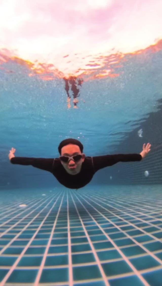 ถ้าพี่ให้หนูดำน้ำ หนูก็จะถามว่าหนูขอแวะไปช้อปก่อนได้มั้ย? เพราะเสียงนี้มาทีไร ก็ต้องวิ่งไปดูไลฟ์บน TikTok เท่านั้นนนนนนนนนนนนนน #TikTokShop99วันไลฟ์แห่งชาติ