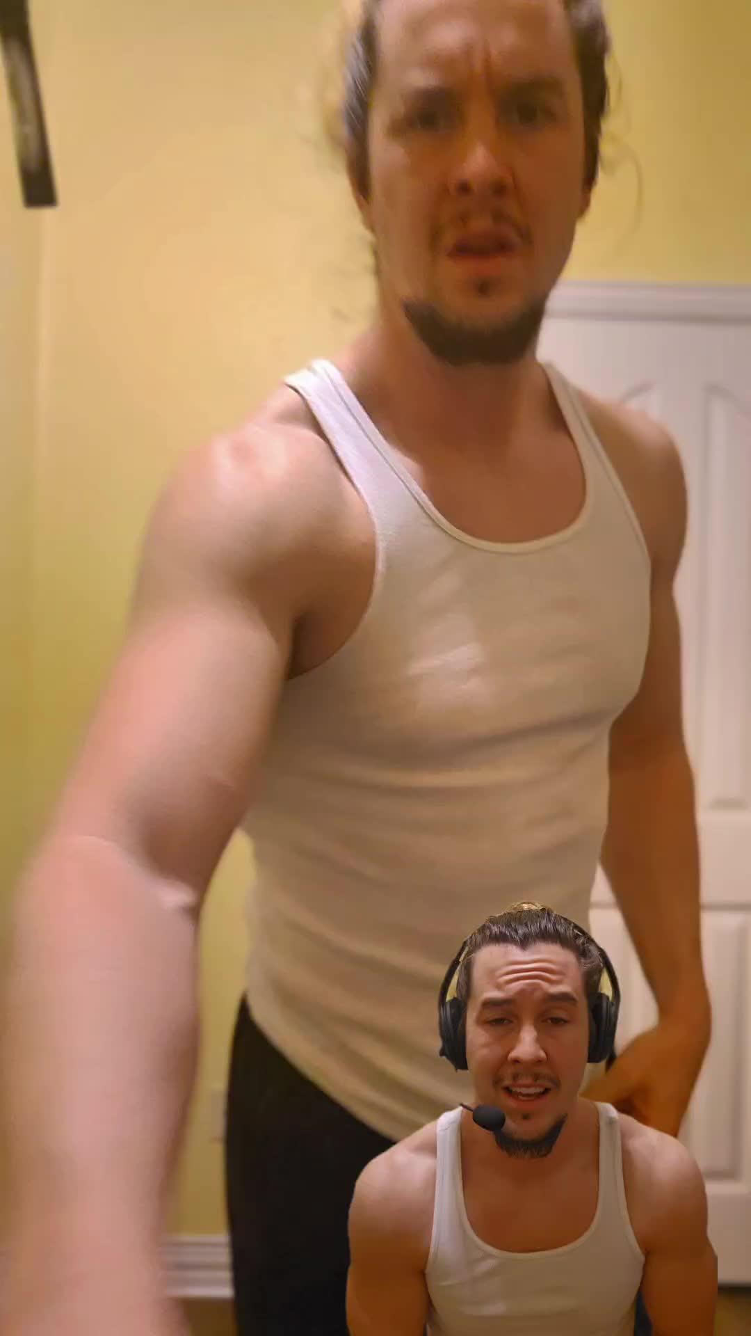 Easy Muscle is a workout application designed for fitness enthusiasts.