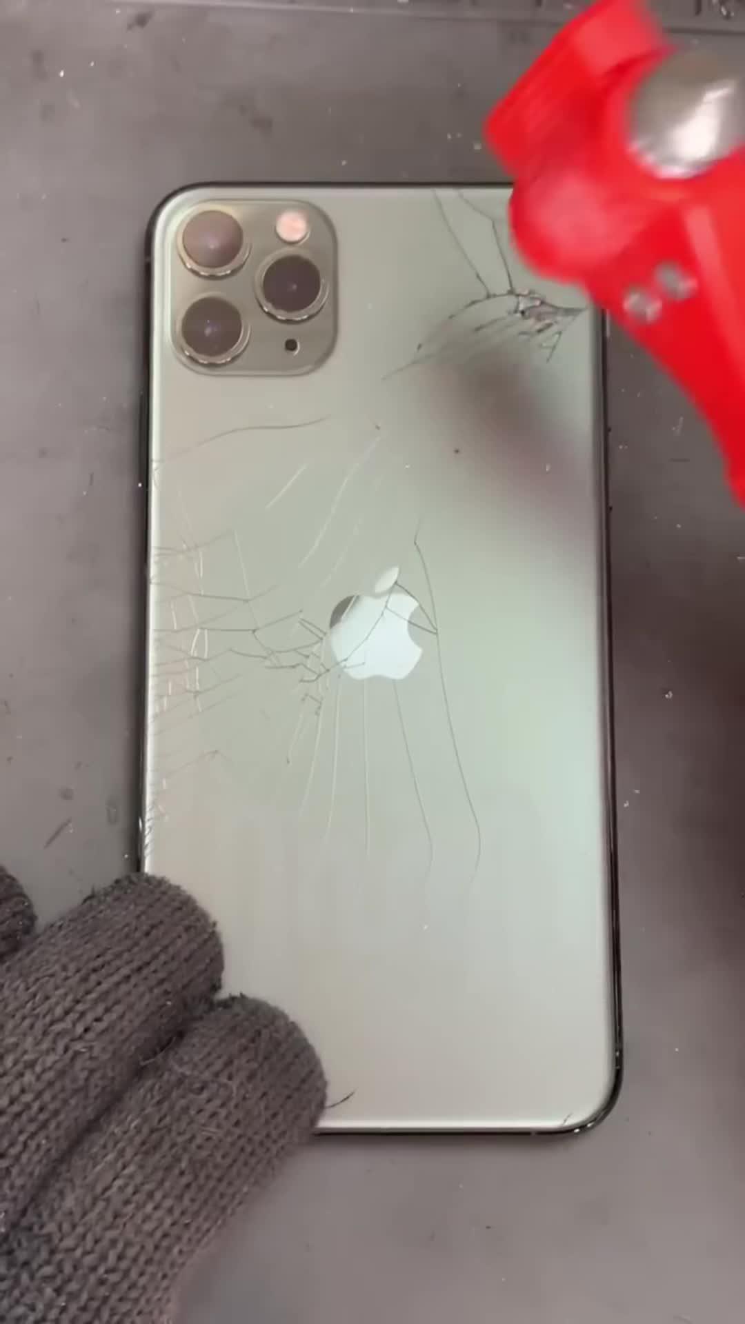 Free up iPhone storage in seconds with Ai Cleaner!