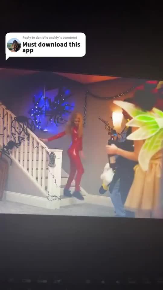 Mobile cinema, no longer cluttered, enjoy movie time anytime.