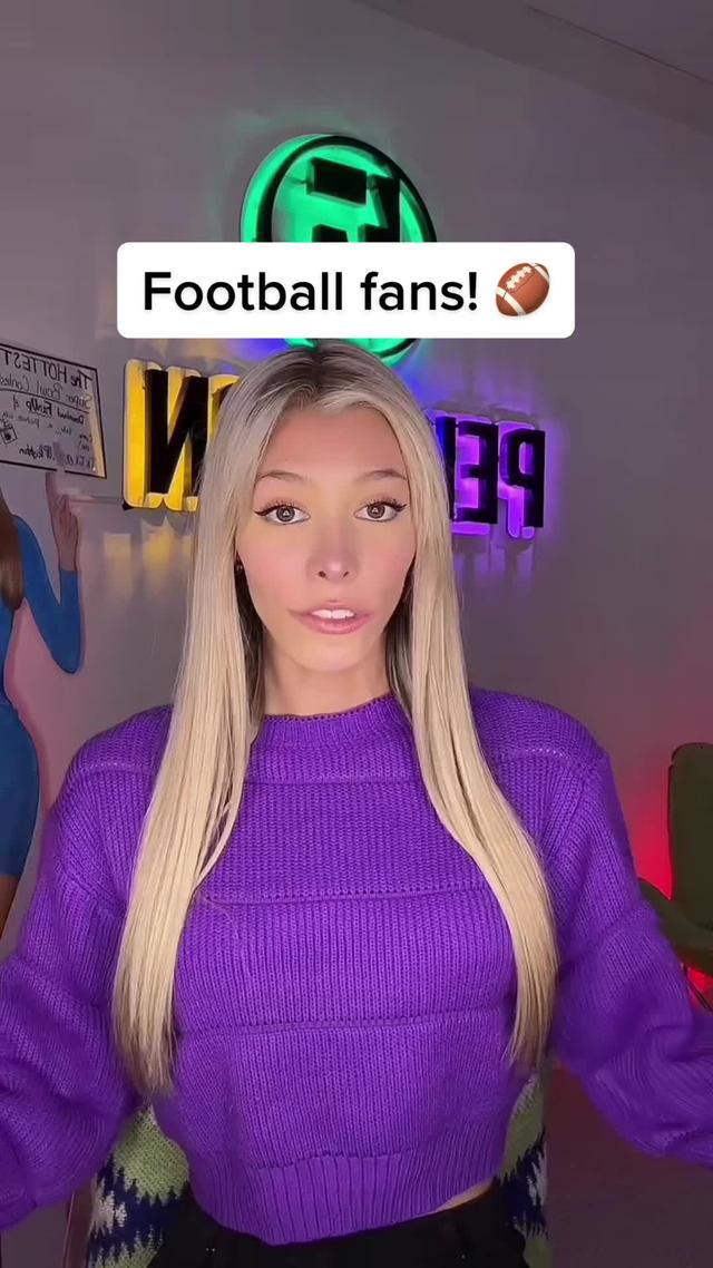 Football fans listen up! 🏈 Football Battle Touchdown is available on IOS and Android #ad #football 