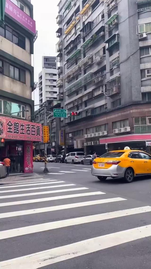 Wag magpahuli at idownload na ang Hoki Shop!