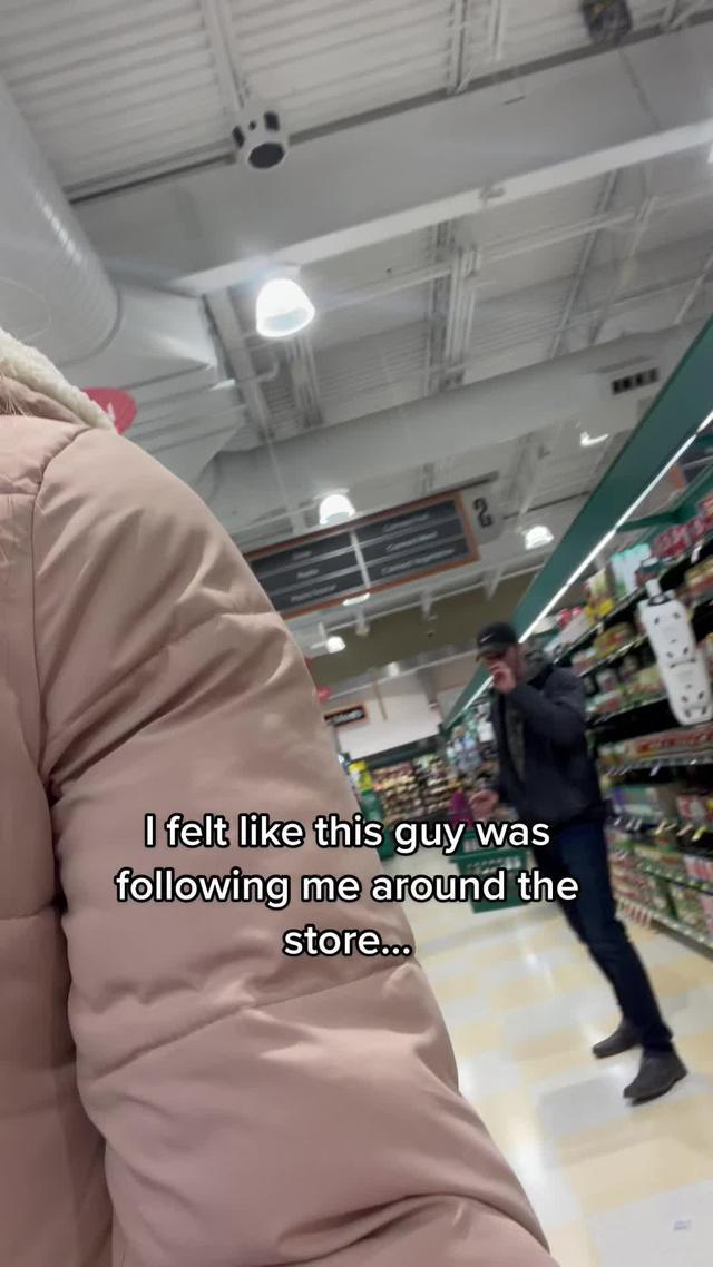 For any situation that involves creeps, Parry helps you feel more in control. This is a dramatization but unfortunately we know this happens all too often #creeps #womensafety #womensafetytips #safetyapp #creepers #creep #excusetoleave