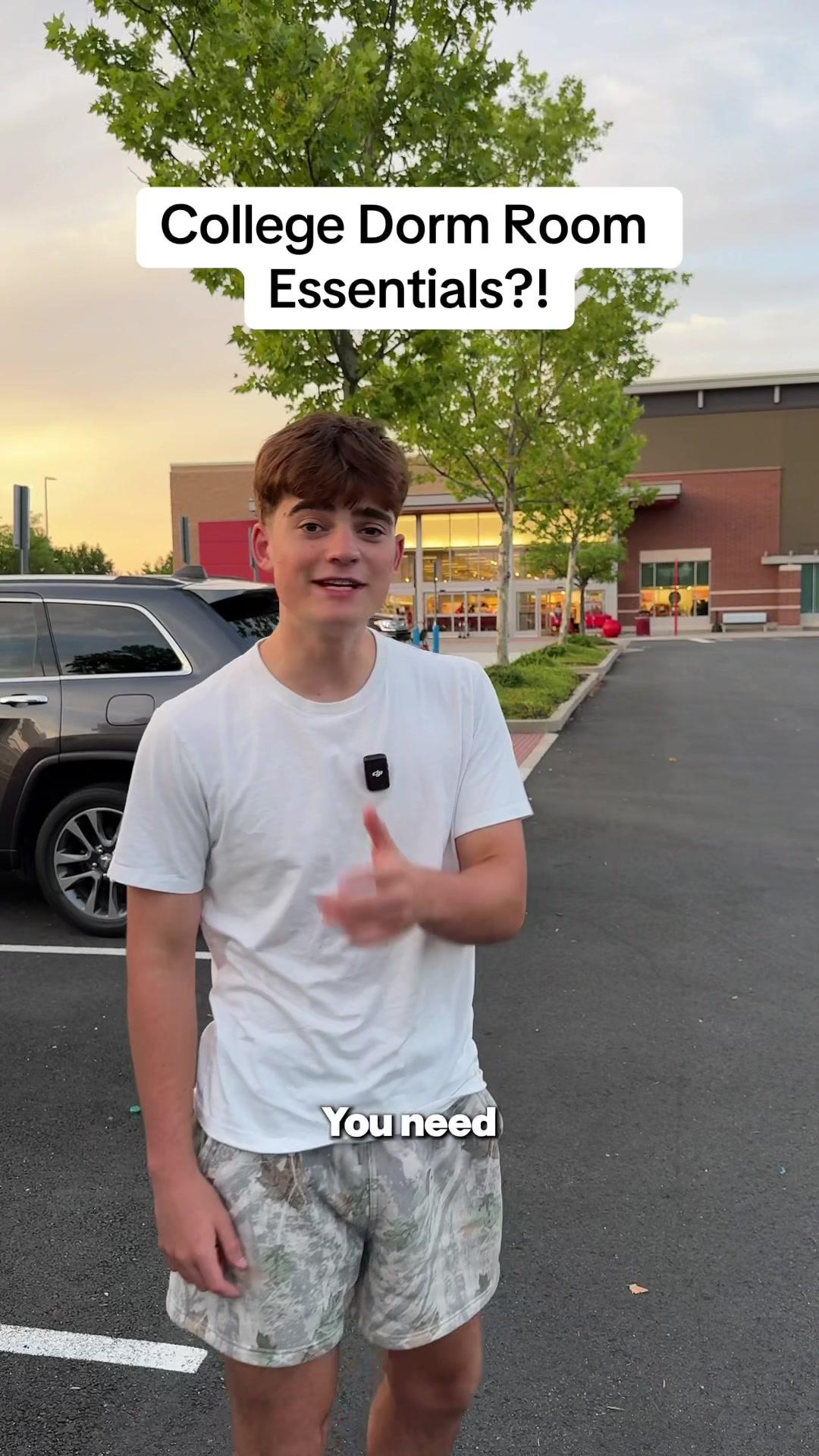 Get scholarships to pay for your dorm stuff with @Mos.com. #MosPartner #MoneyOnMos #FStudentDebt #dormroom #college