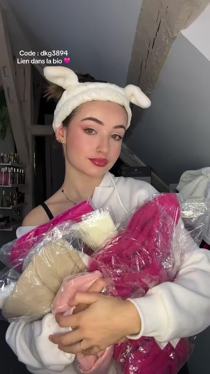 tapez mon code dkg3894 dans la barre de recherche de l'app @Temu (lien en bio) reduction de 90% sur l'article dans la video :) insta : vanilla_bey #pourtoi #fyp 