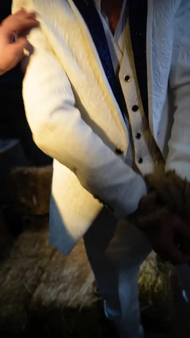 趕快使用你的武器，在地下堡壘抗爭到底！