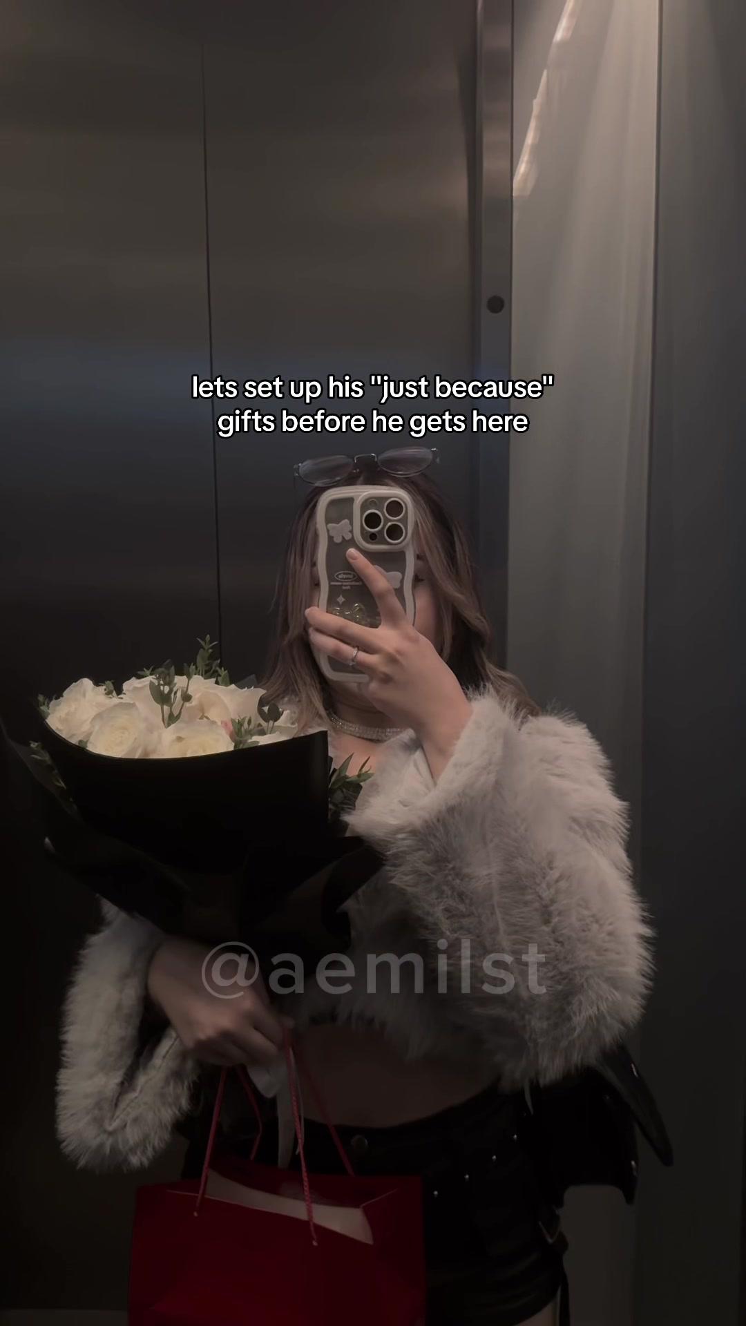 normalize giving prince treatment in order to get princess treatment 🫶🏻 #couplegoals #fyp #princetreatment #giftforhim #foryou