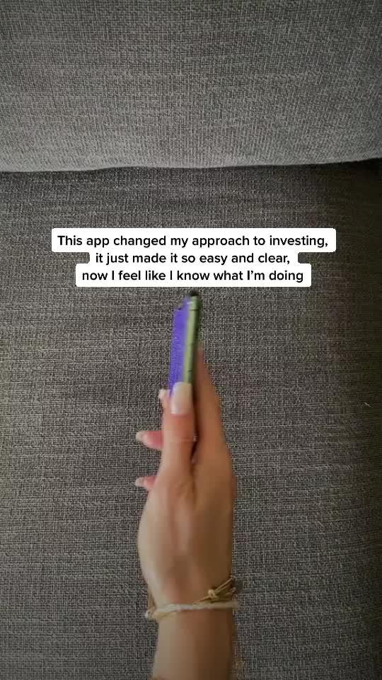 Install Yunit today. The group investment app, allowing you to buy stocks from the group chat.