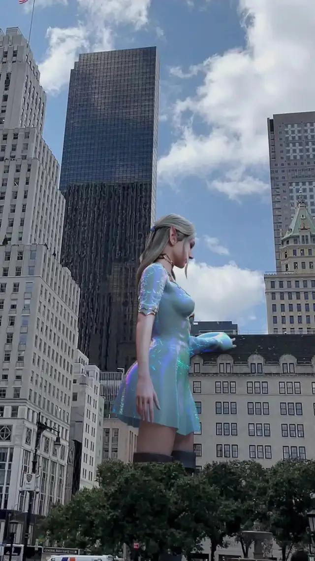 Get to know Eva Elfie!