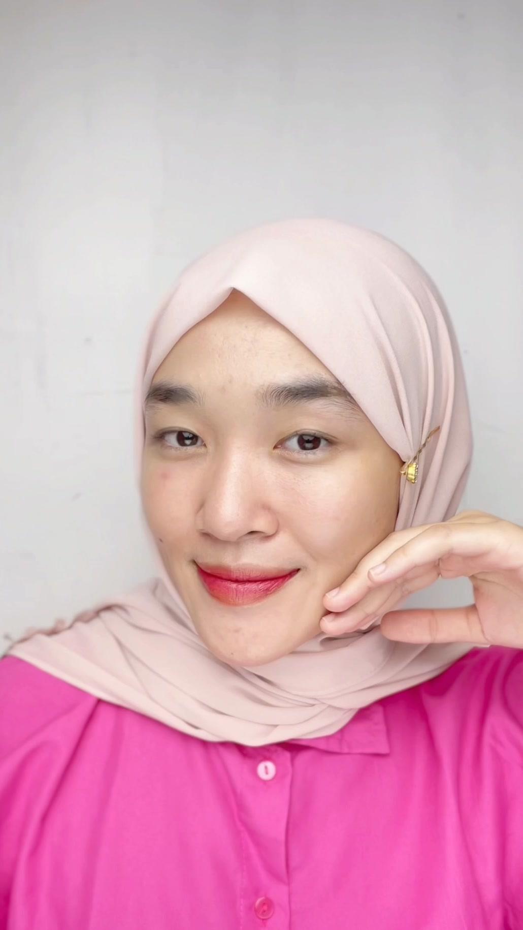 Penemuan baru💧 #SakuraBikinCerah #GloWithYou #racunskincare #RadianceGlow #rekomendasiserum #rekomendasiskincare #racunskincare #kulitcerah #satisfyingvideo #asmrvideo #tutorcantik #klinikkecantikan #acne #skinbarrier #facial 