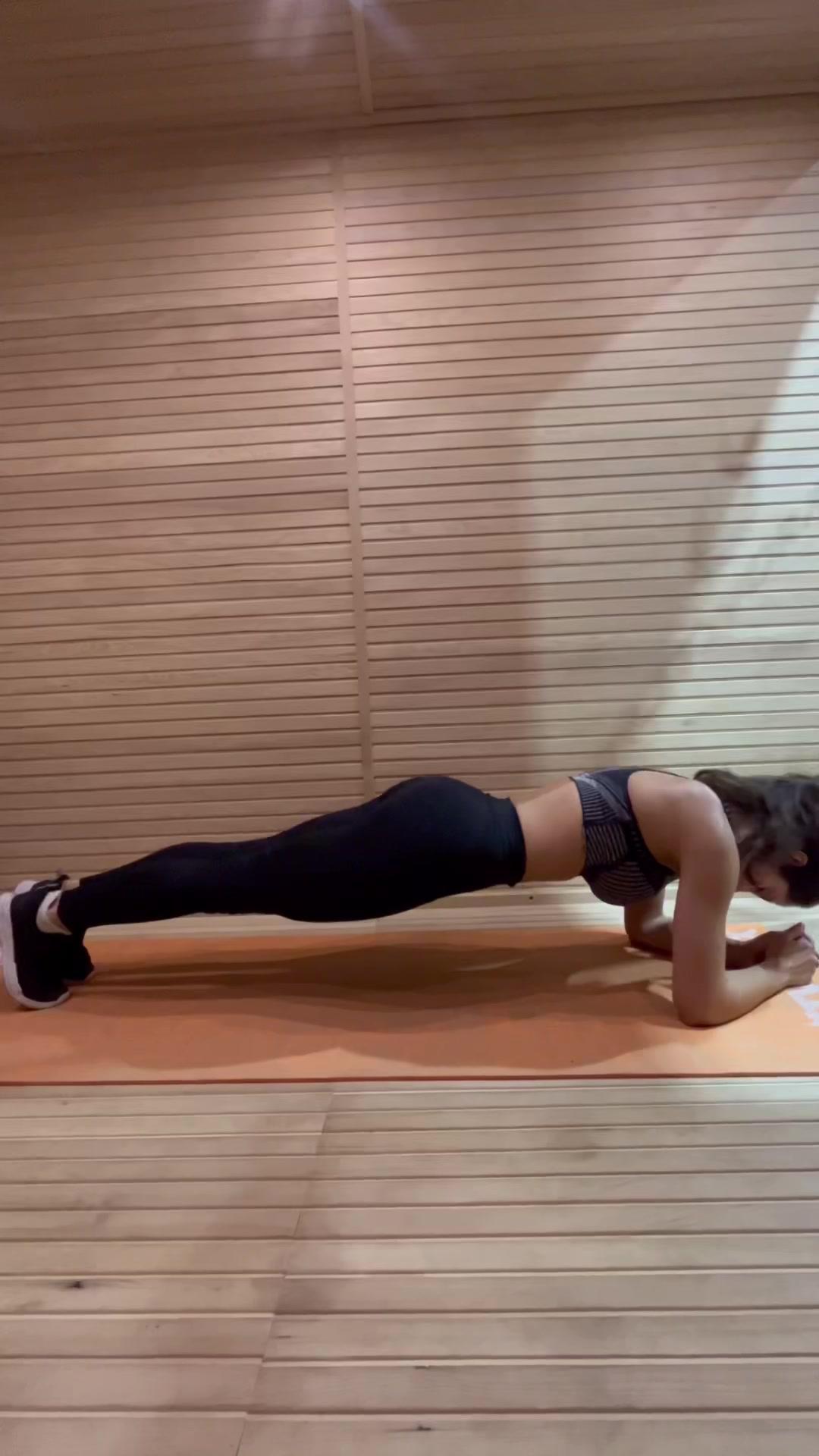 Getting ready for summer 😌 @justfitlazyworkout  #justfitapp #lazyworkout #summerbody #fitnessmotivation #gymtok #easyworkoutforbeginners