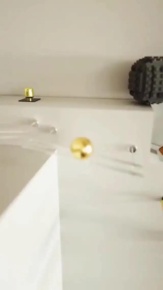 Balance the ball and move quickly!