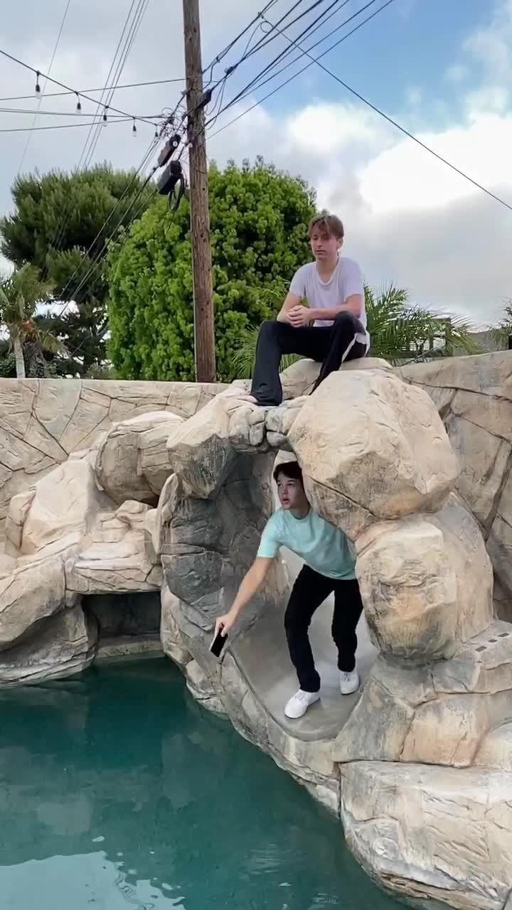 Clean up ad junk to purify your online environment.