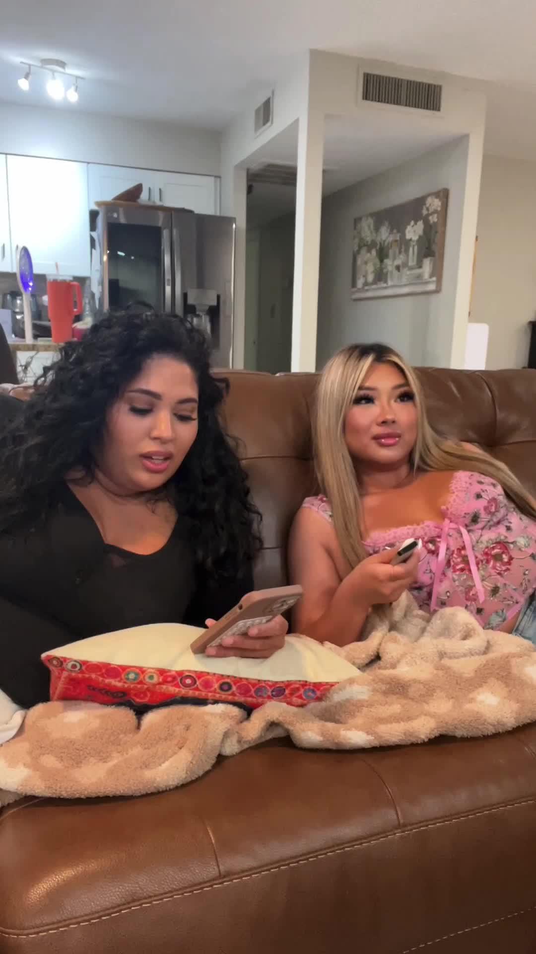 Unlock your paycheck early. Vola spots you up to $400.