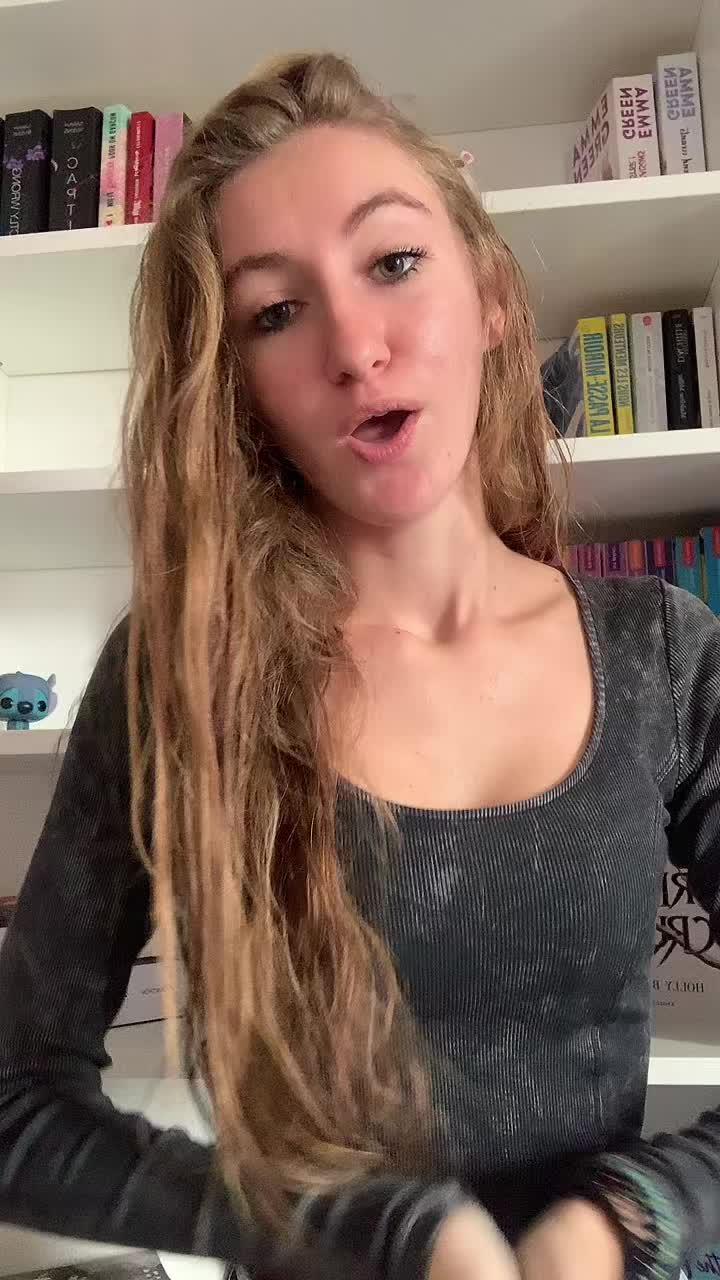 Collaboration avec @Gleeph (non rémunéré)j’utilise gleeph tout le temps est c’est vraiment pratique🥰#devinelapersonne #BeautyTok #BookTok #lecture #booktok #livresaddict #livres #clublecteurs #fandelivres #books