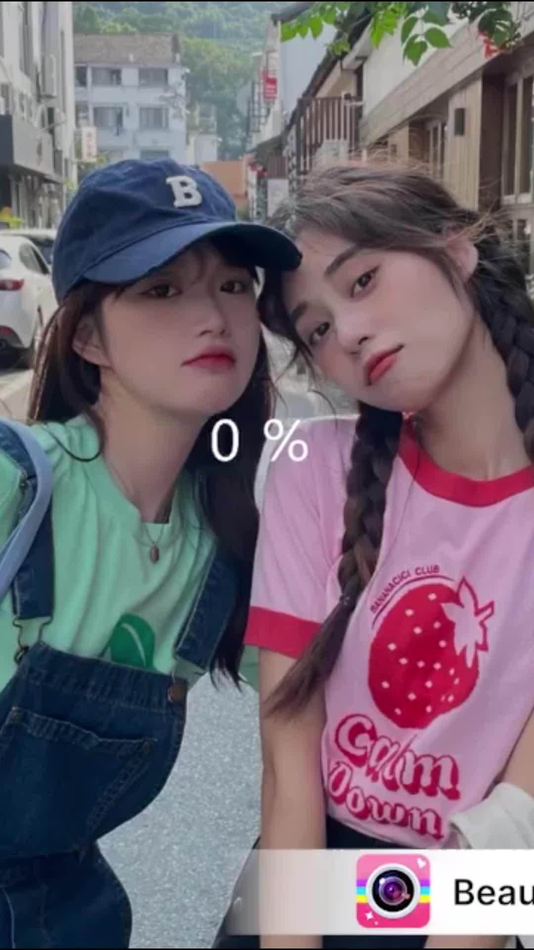 Sweet camera uses lipstick, eyebrows, eye shadow, blush and hair dye