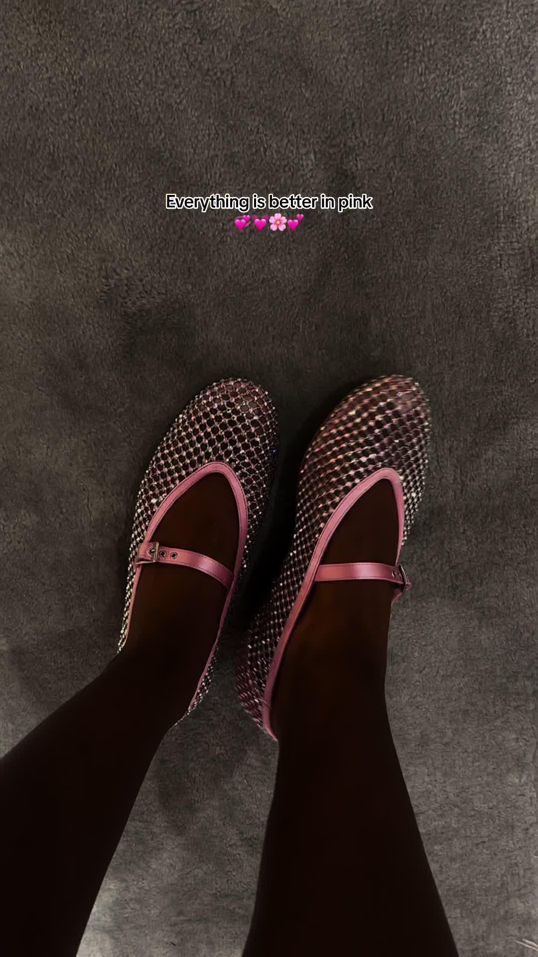 They now come in pink everyone, you’re welcome 💕 #levelshoes #fyp #trending #lesilla #relatable #balletflats #pink #demure