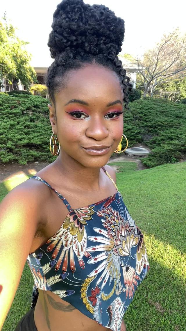 Start video calls with girls around the world.