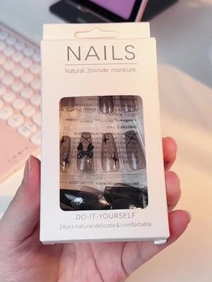 Vivi la vibe da regina con la collezione di bellezza SHEIN