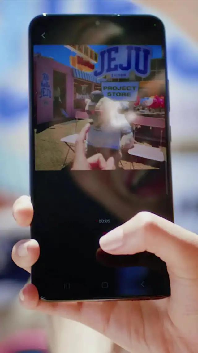Chọn clip và 'Công Cụ Chỉnh Sửa Một Chạm Bởi AI' sẽ biến chúng thành một Vlog hoàn hảo