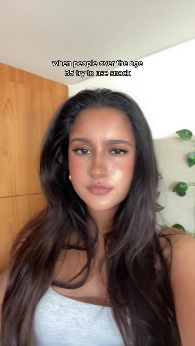 gen z only ✋ bored of basic dating apps? download snack from the App Store 😘 #dating #datingadvice #datingapp @datingonsnack @getsnackapp