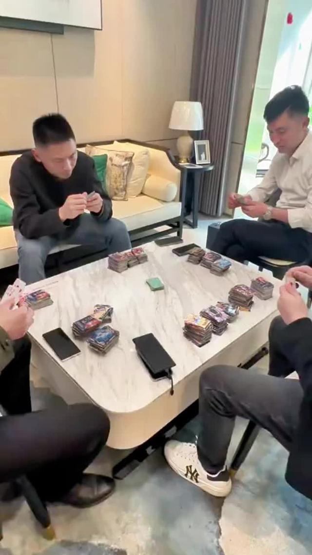 妞妞、十三支、百家樂、麻將等多款經典牌桌遊戲，隨時開桌、線上對戰超刺激