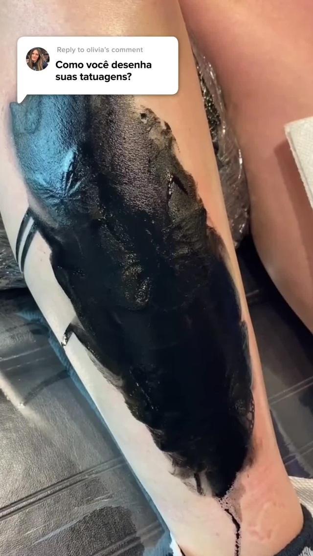 Desenhe tatuagens com suas palavras! Experimente agora o criador de tatuagens com IA!