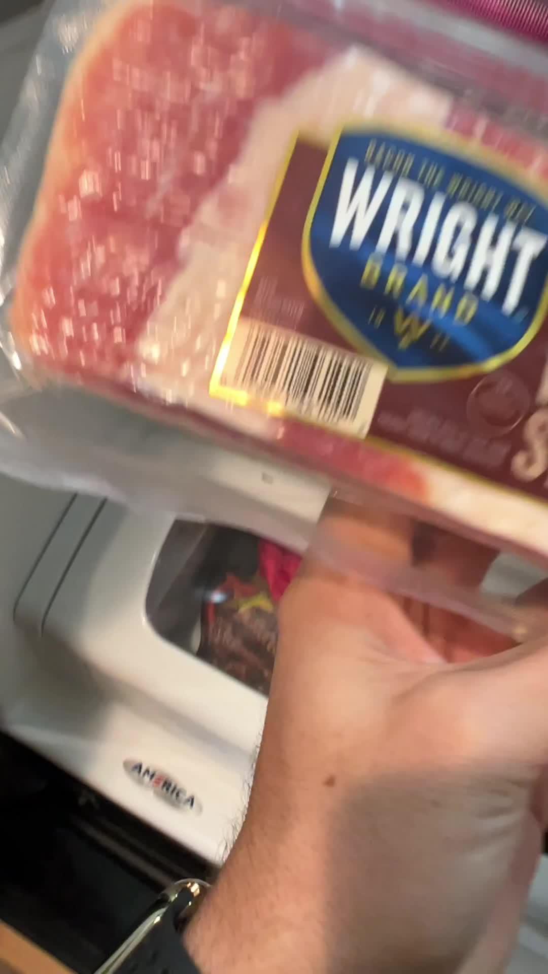 Start your fitness journey with Fitia and get a nutritional plan to gain muscle or lose weight.