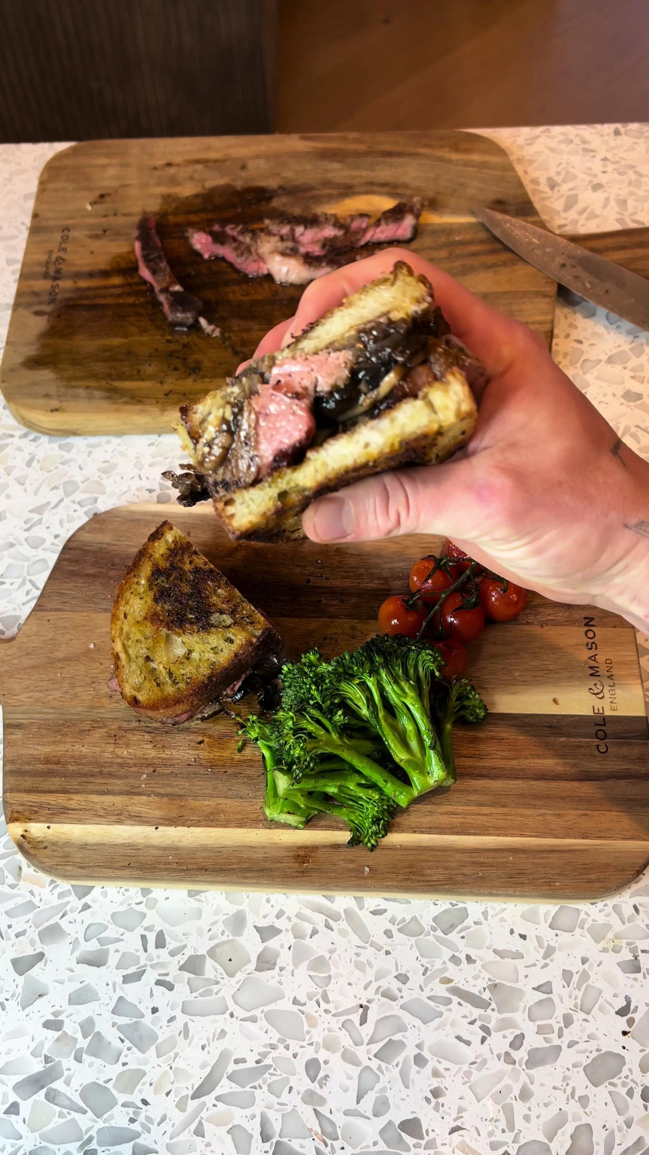 AD | Cooking up something special with an exciting @gopuff_uk delivery, steak sandwiches babyyy! £15 off your first order with the code TEMPTATION