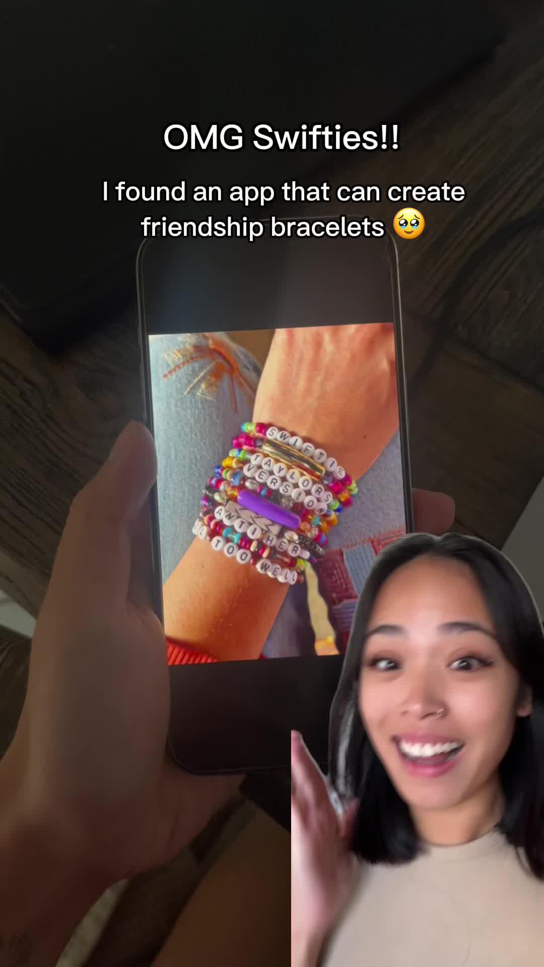 Best way to make friends with other Swifties 💕✨ #swiftie #friendshipbracelets  #makefriendsonline
