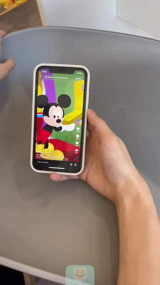Set exclusive  keyboard& themes for your Phone