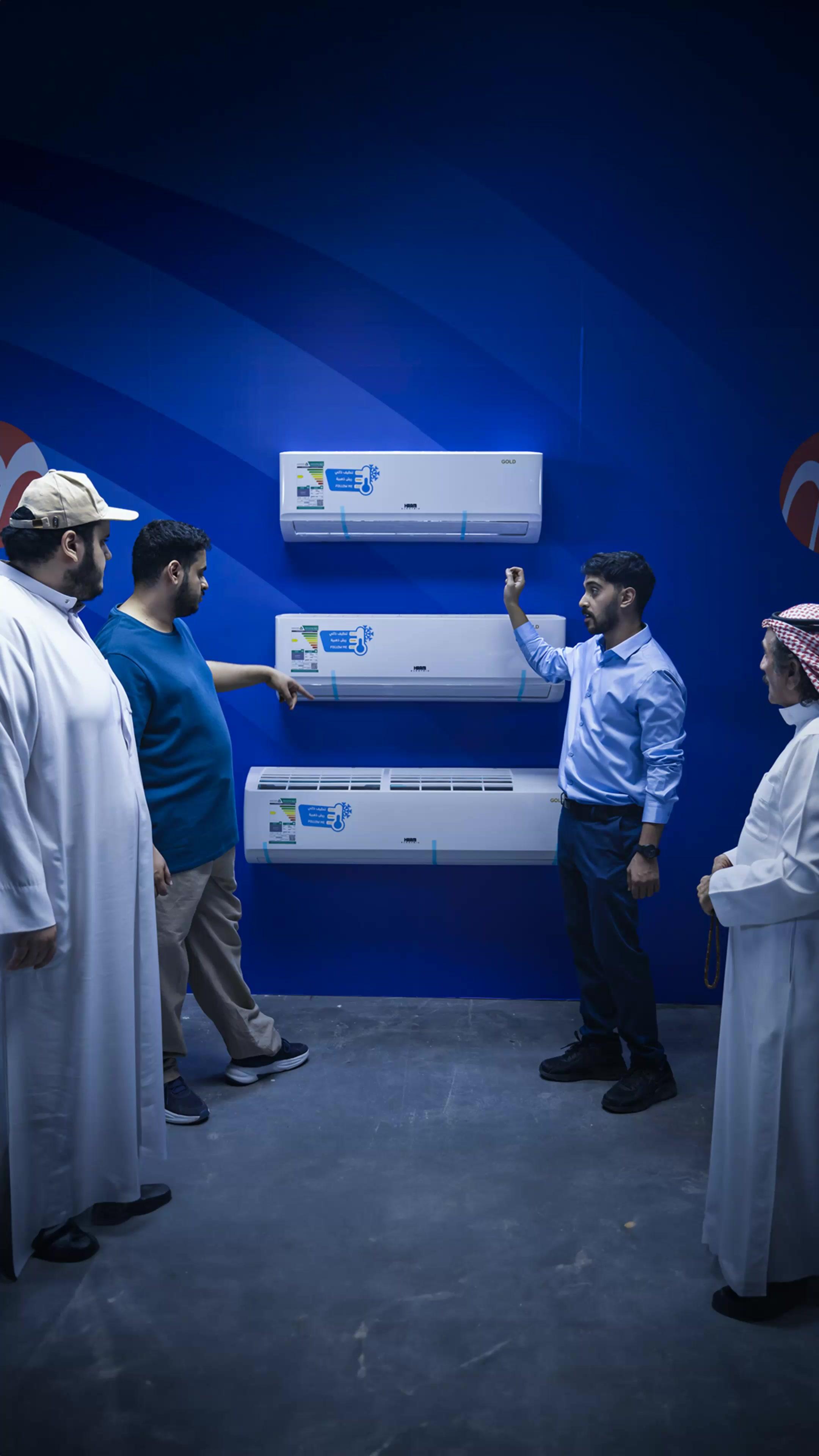 برّد جوّك وجّوهم ❄️ 🤍 تسوّق المكيفات وغيرها من الأجهزة الكهربائية من #المنيع وقسّمها على 4 دفعات حمل تطبيق #مدفوع الآن