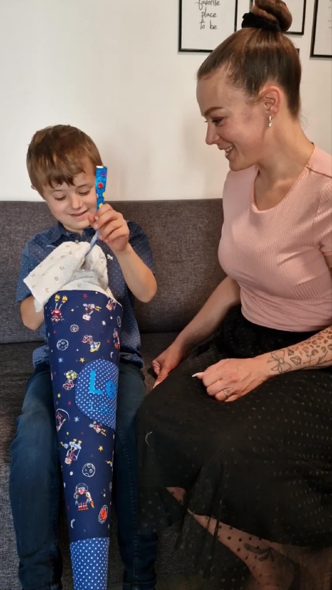 Bestelle deinem Kind die Bling Card für die Sommerferien – einfach per App!