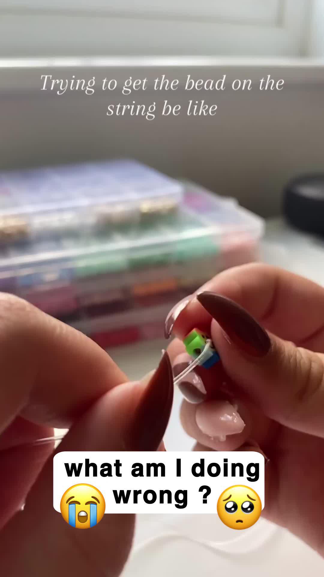 Create your virtual friendship bracelets and trade <3