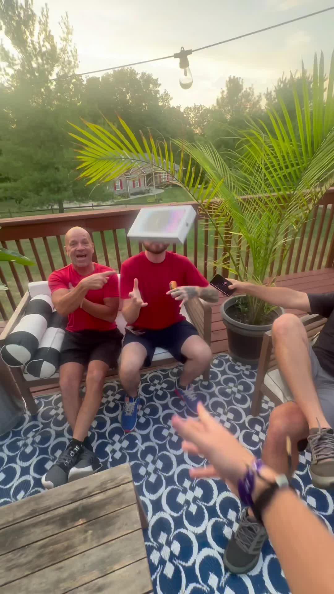 Set exclusive  keyboard& themes for your Phone