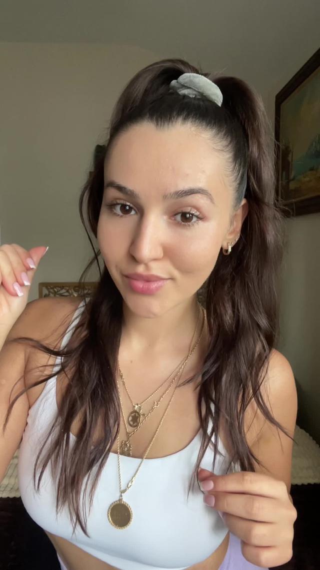 Don't give boredom a chance. Enjoy video chats with people and have fun. Download now.