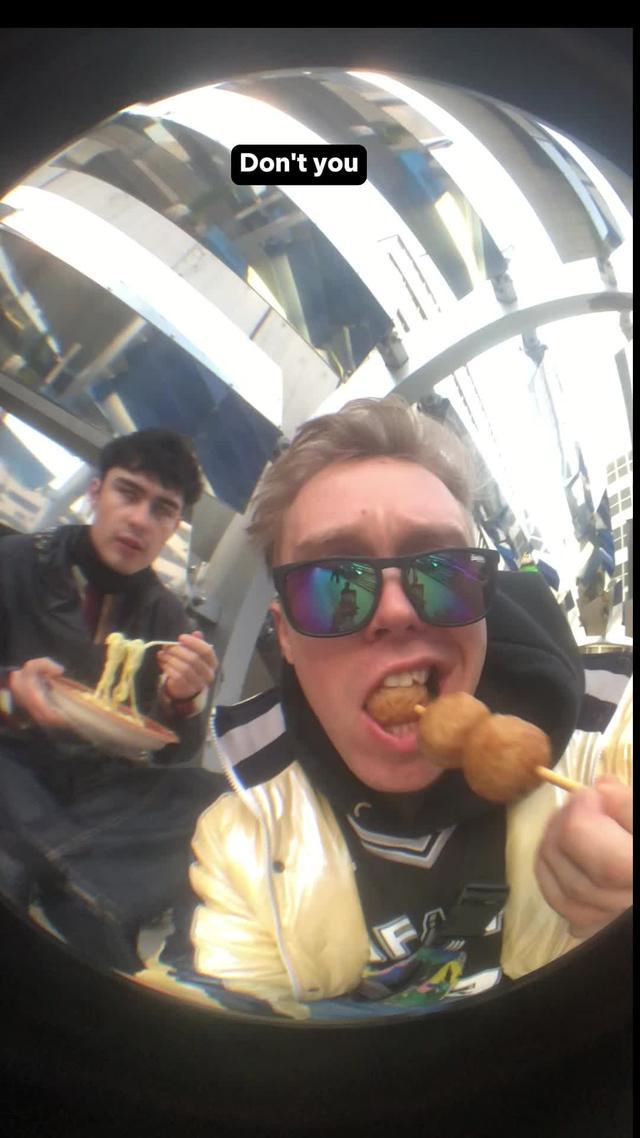 Install GymStreak and get tailored workout plan suited to your body type & personal training goals.