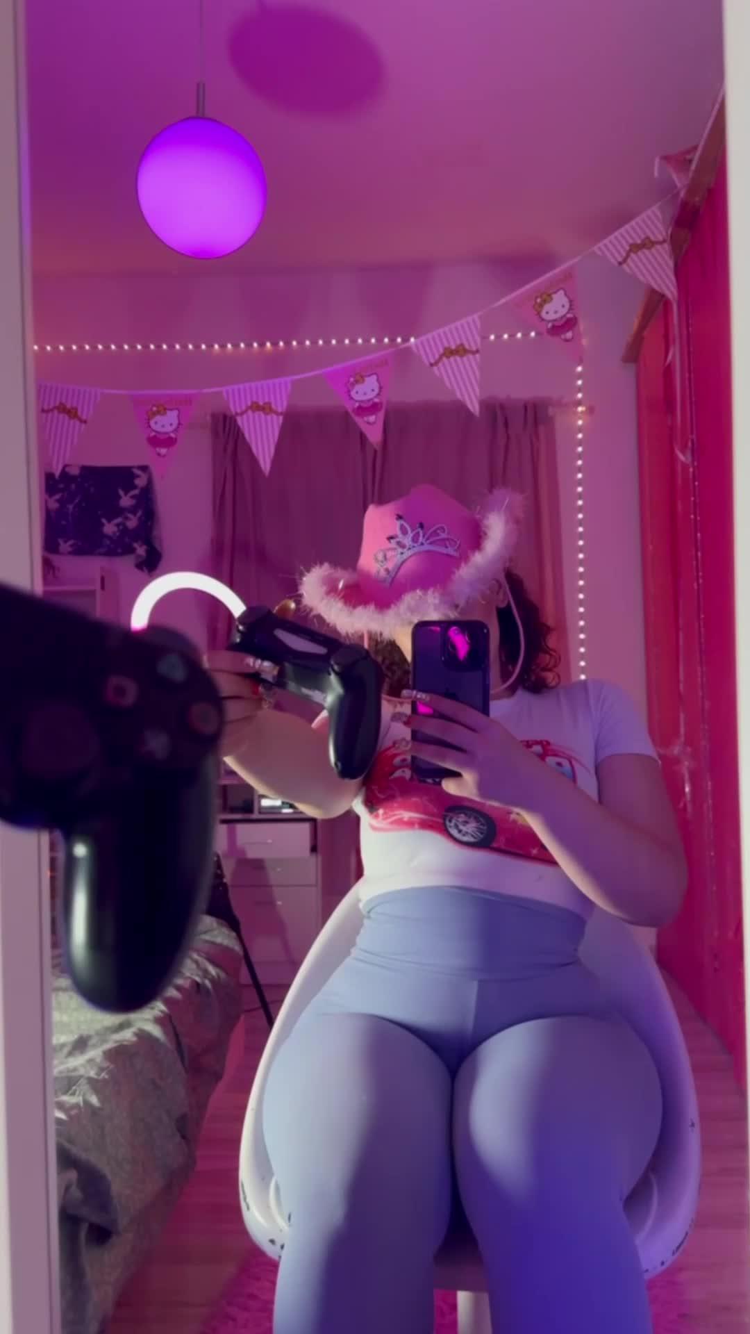 Find pro teammates on Plink app!