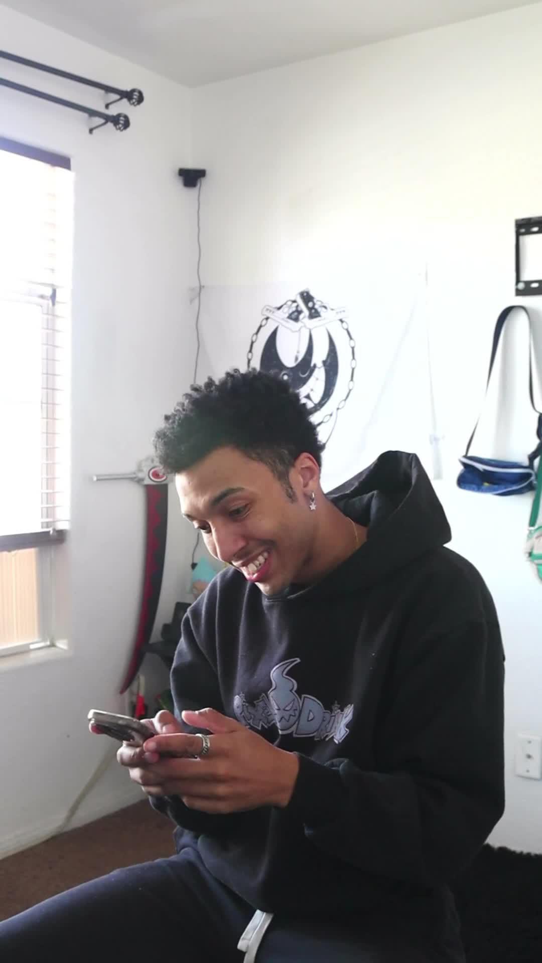 Set exclusive  keyboard& themes for your Phone!